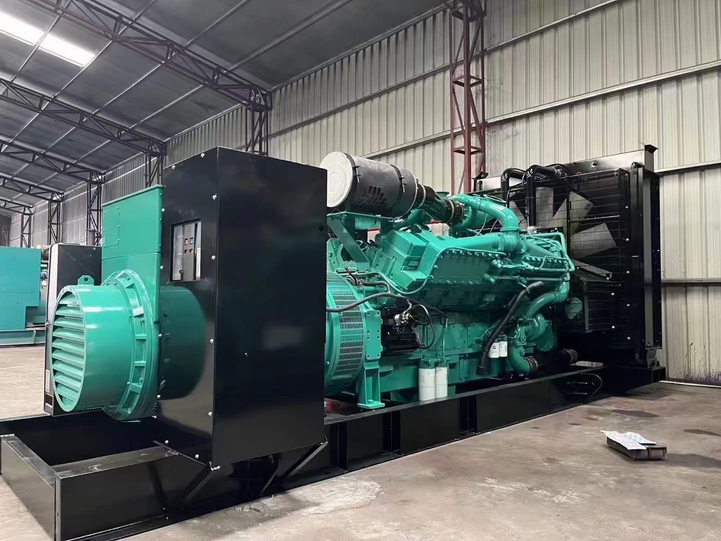 崇川如何降低 800kW 柴油发电机输出电流的波动？