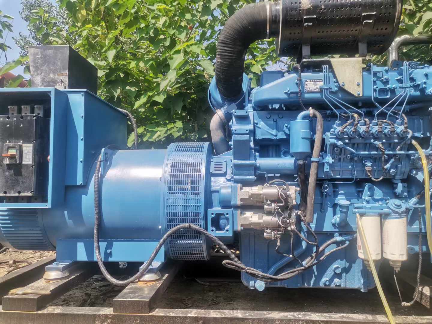 崇川详细说明降低 800kW 柴油发电机输出电流波动的方法